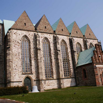 Magdalenenkapelle und Sankt-Petri-Kirche