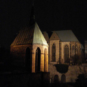 Magdalenenkapelle und Sankt-Petri-Kirche
