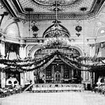 Der Kristall - Palast