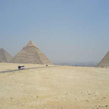 Pyramiden und der Sphinx von Gizeh